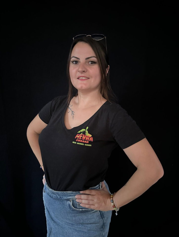 Coralie danse Salsa, kizomba, afro, lady stilling chez Fievra Cubana