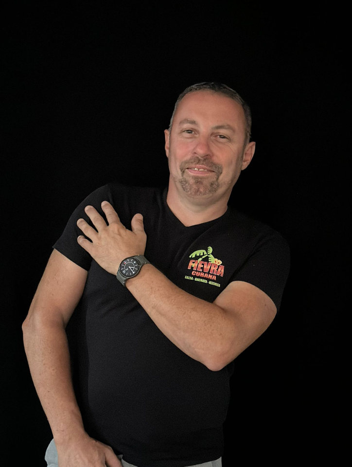 Thony danseur chez Fievra Cubana